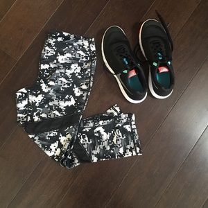 NWOT Reebok Cropped Leggings